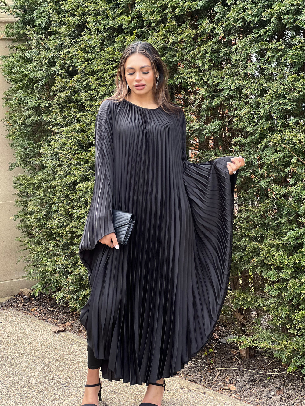 Amarifi Black Pleated Kaftan