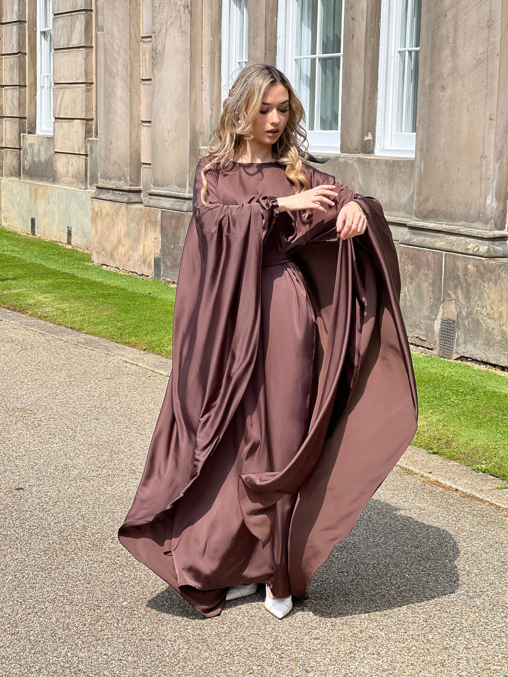Habiba Flowy Brown Abaya