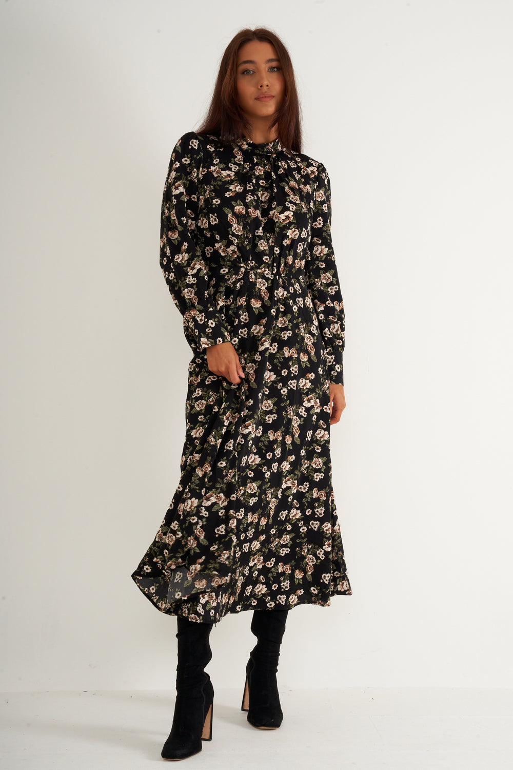 Black floral pleated maxi dress