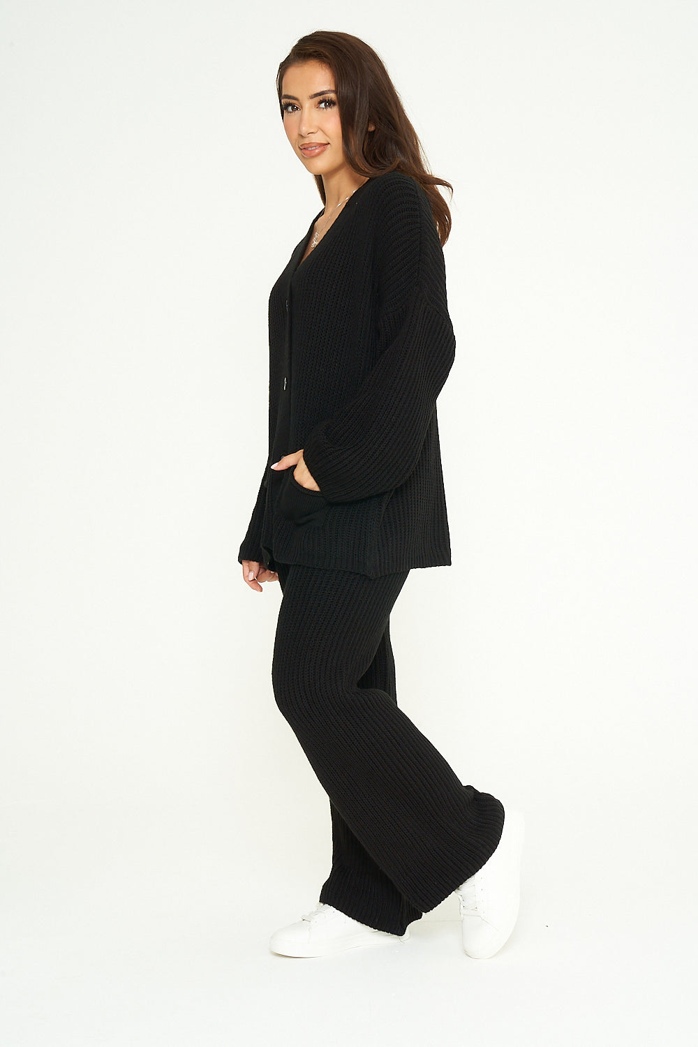 Black oversized thick knitted co-ord set with pockets